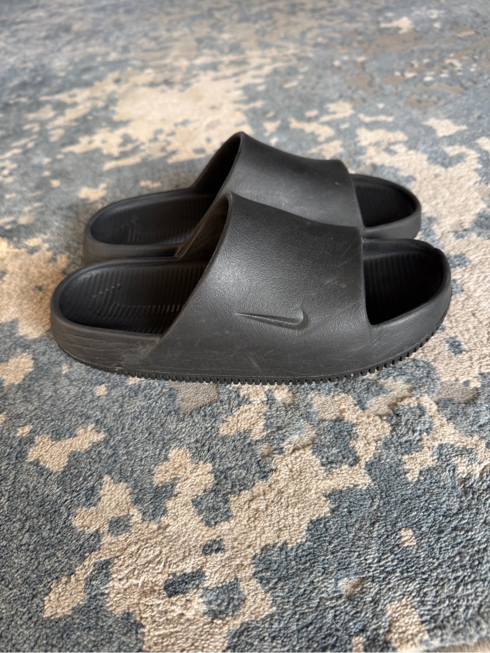 Women’s Nike calm slides